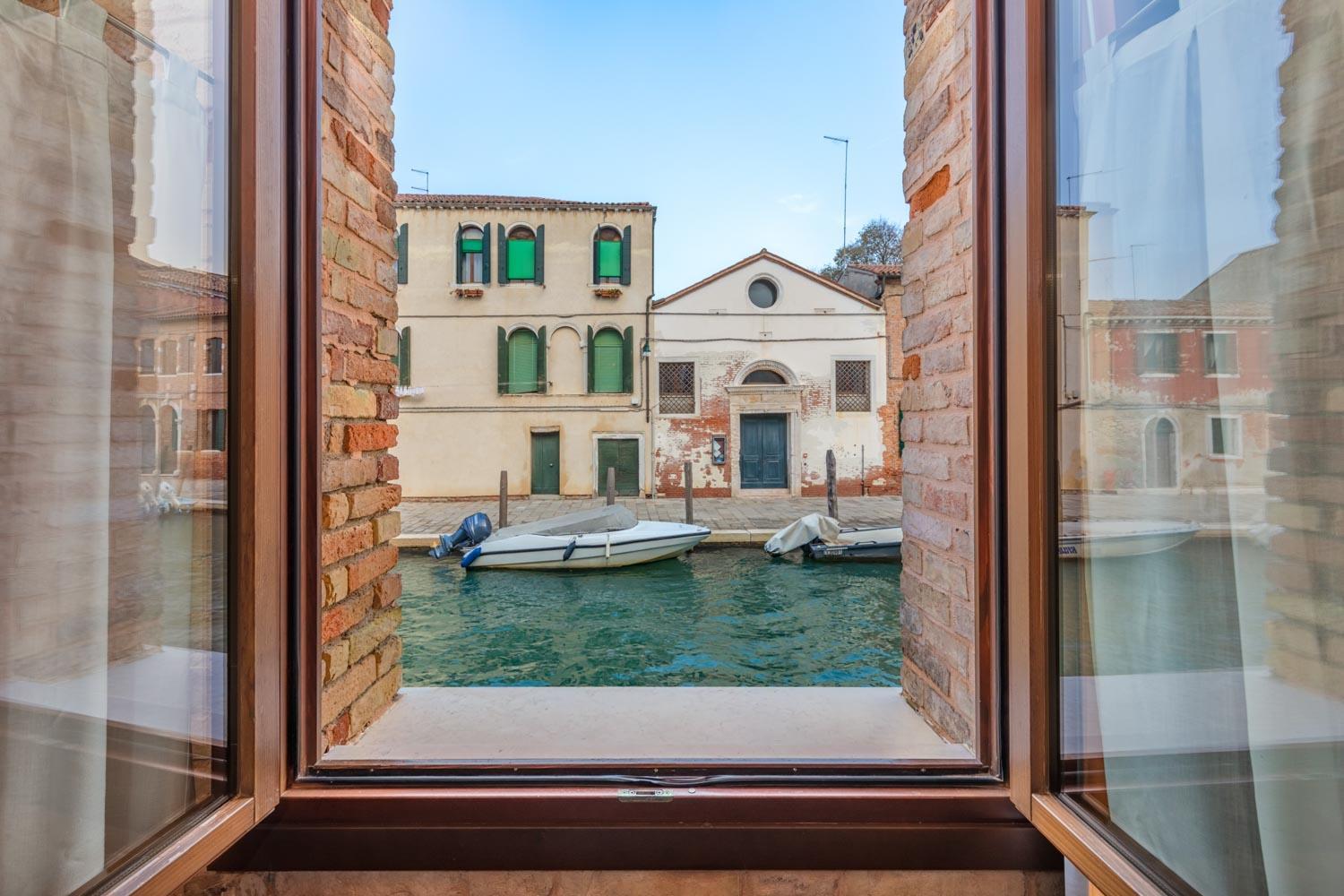 Camera Deluxe Matrimoniale/Doppia con Letti Singoli con Vista Canale