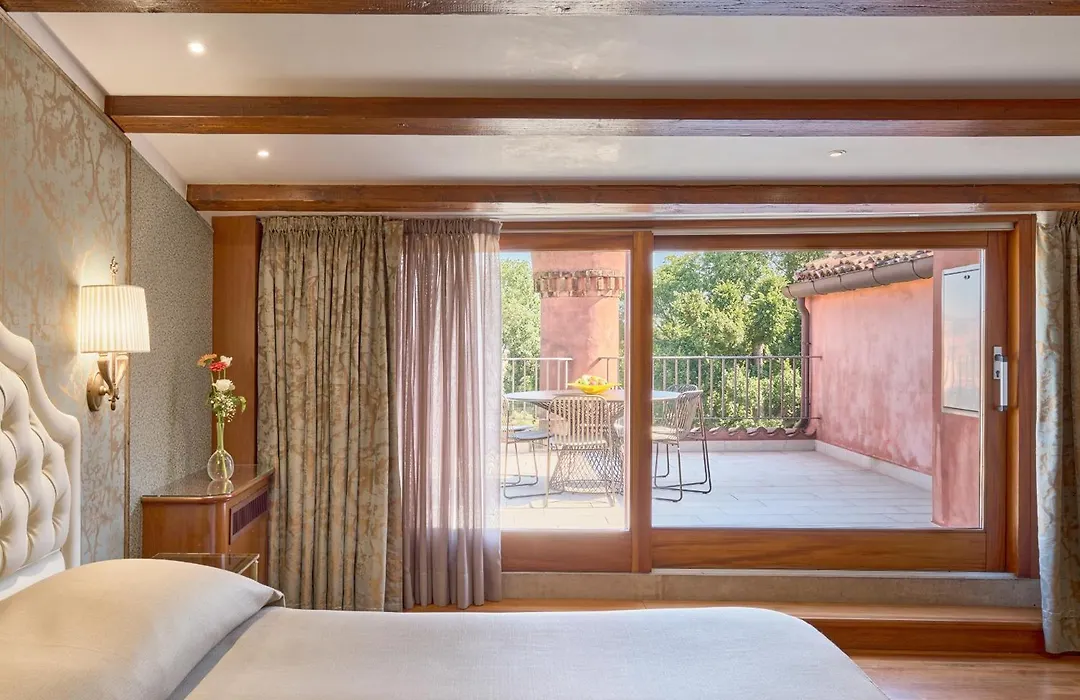 Hotel Santa Chiara-1